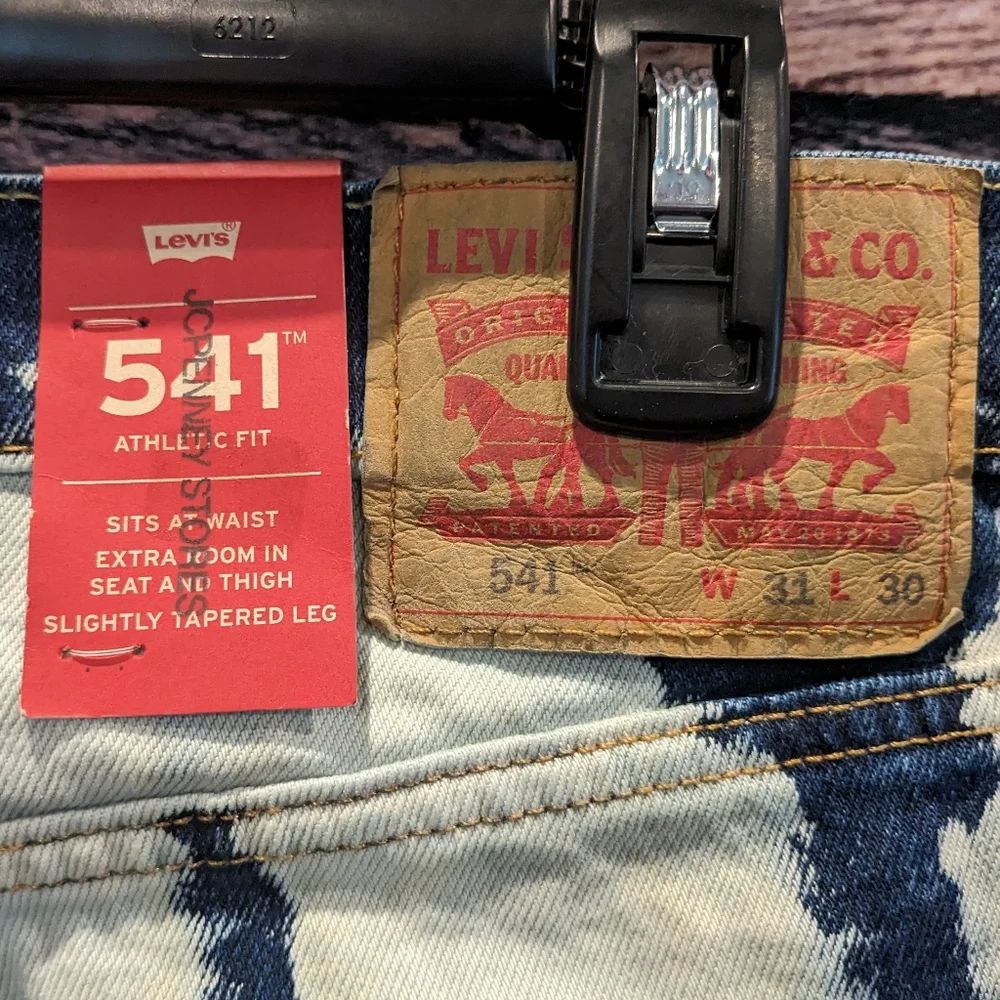 Levi's 541 Bleach Splatter Jeans